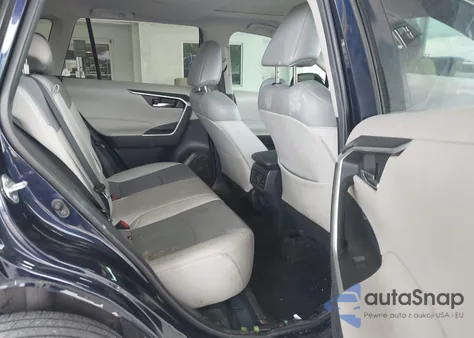 2021 Toyota Rav4 Xle Premium z USA, uszkodzony, nr VIN 2T3C1RFVXMW171339